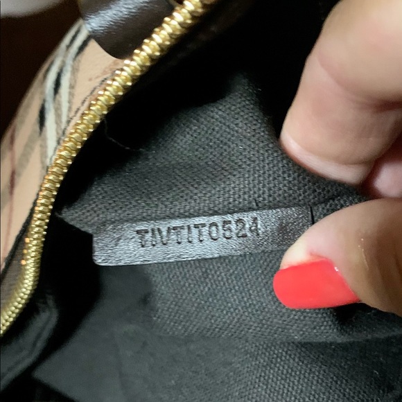 **SOLD**Authentic Burberry large tote bag - Picture 9 of 9